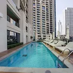 Vogue Luxury Apartment With Full Burj Khalifa And Fountain View, Downtown Dubai Located Act2 By Emaar